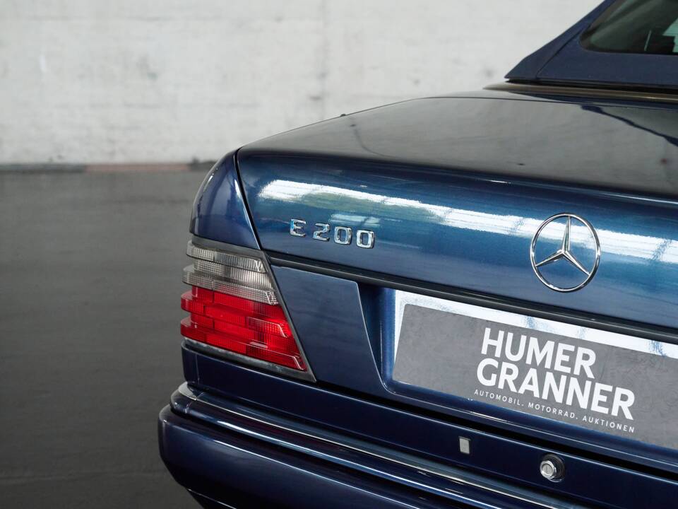 Bild 35/50 von Mercedes-Benz E 200 (1996)