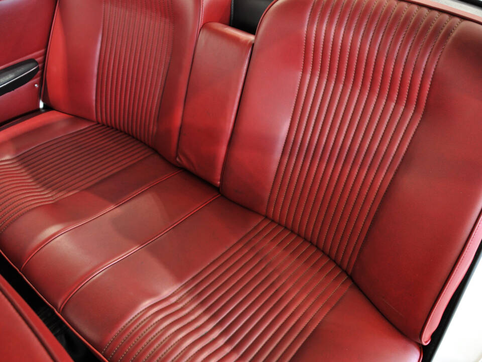 Image 25/63 of Alfa Romeo Giulia 1600 Super Biscione (1969)