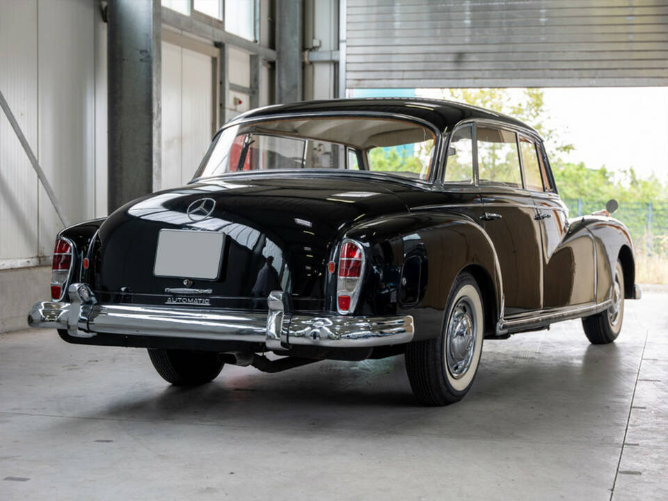 Bild 2/54 von Mercedes-Benz 300 d (1958)