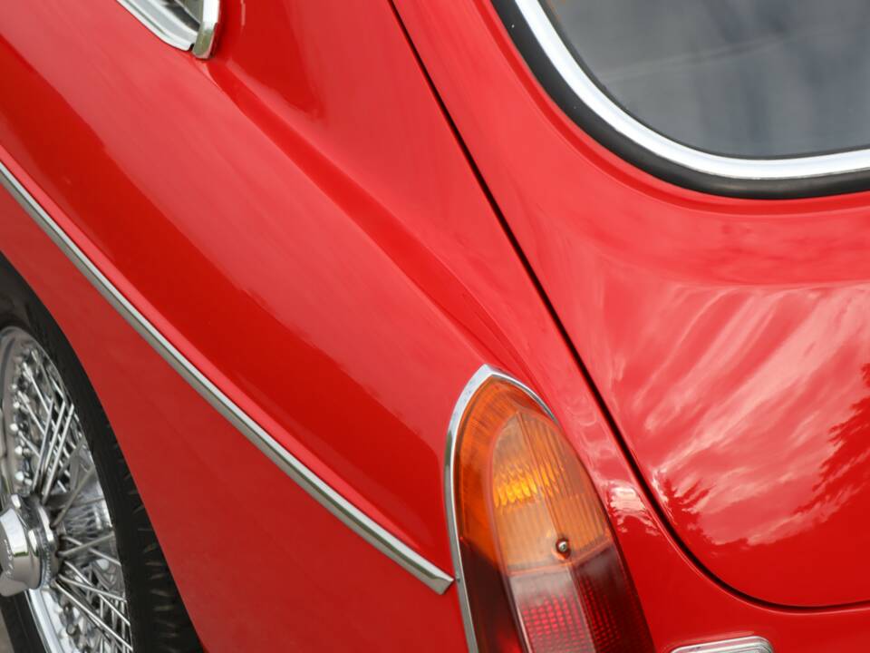 Image 47/50 of MG MGB GT (1974)