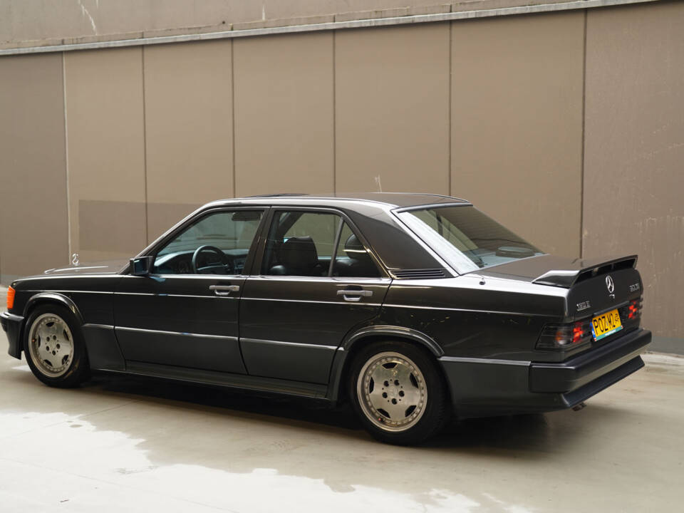 Image 3/83 of Mercedes-Benz 190 E 2.3-16 (1984)