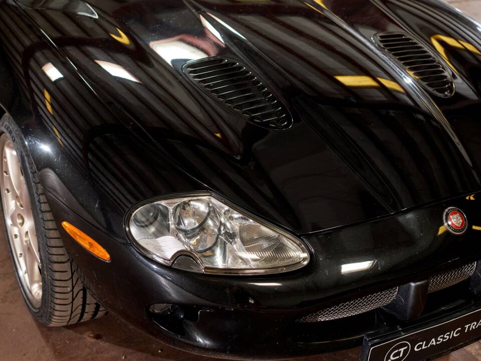 Bild 32/55 von Jaguar XKR (2000)