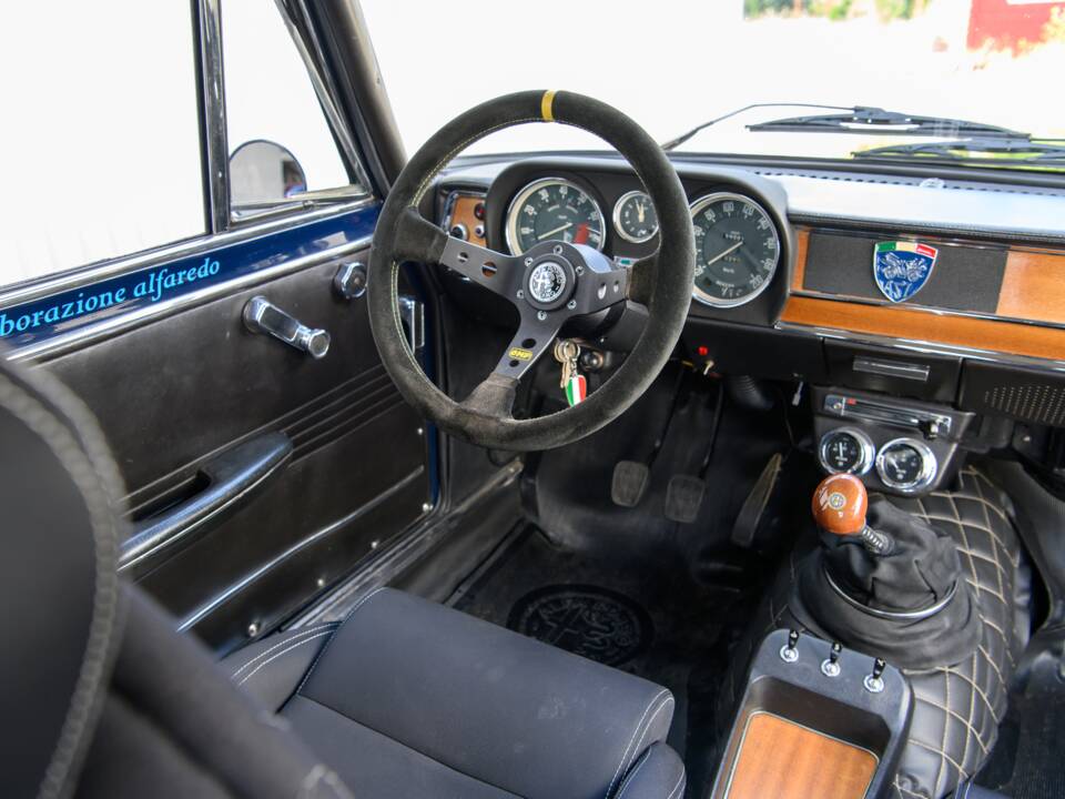 Image 24/56 of Alfa Romeo Giulia Nuova Super 1300 (1974)