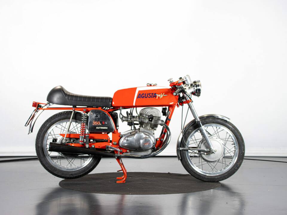 Image 5/50 of MV Agusta 350 S (1972)
