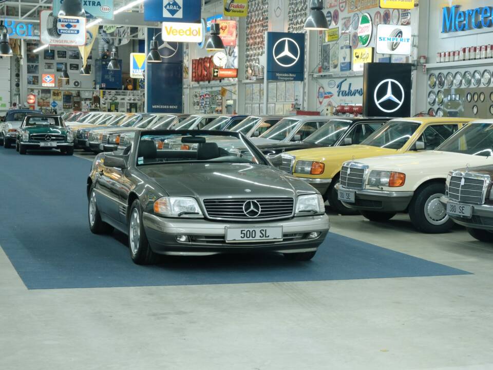 Image 14/50 of Mercedes-Benz SL 500 (1994)