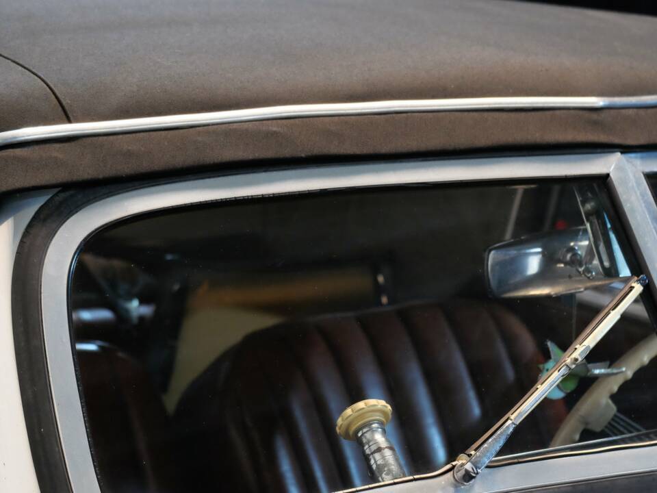 Image 12/33 de BMW 327 (1940)