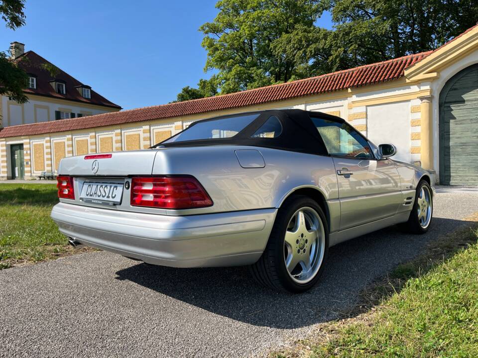 Image 12/91 of Mercedes-Benz SL 320 "Final Edition" (2001)
