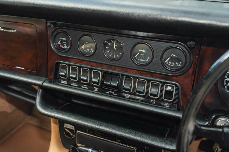 Image 18/50 of Jaguar XJ 12 (1972)