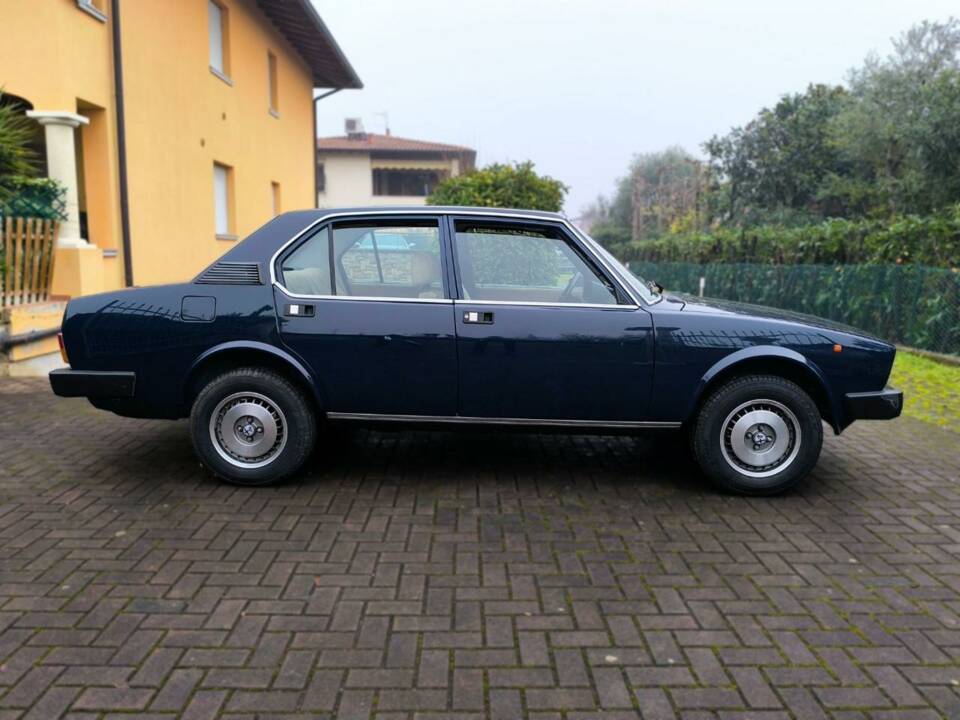 Image 11/27 of Alfa Romeo Alfetta GTV 2.0 L (1980)