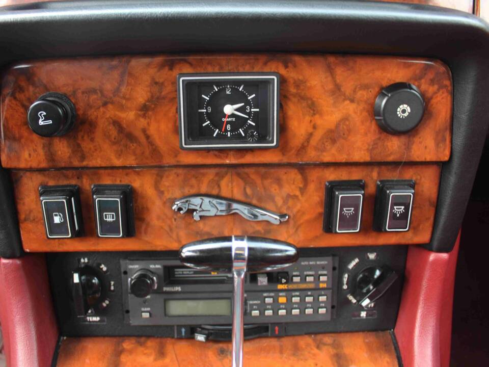 Bild 50/68 von Jaguar XJ 6 4.2 (1985)