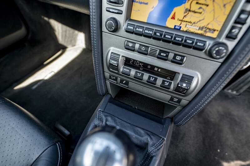 Afbeelding 50/50 van Porsche 911 Carrera 4S (2006)