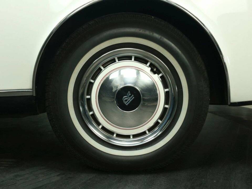 Image 50/50 of Rolls-Royce Corniche III (1991)