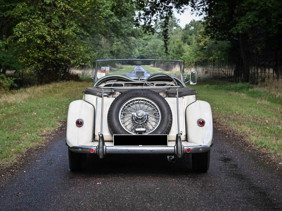 Image 14/50 of MG TF 1500 (1954)