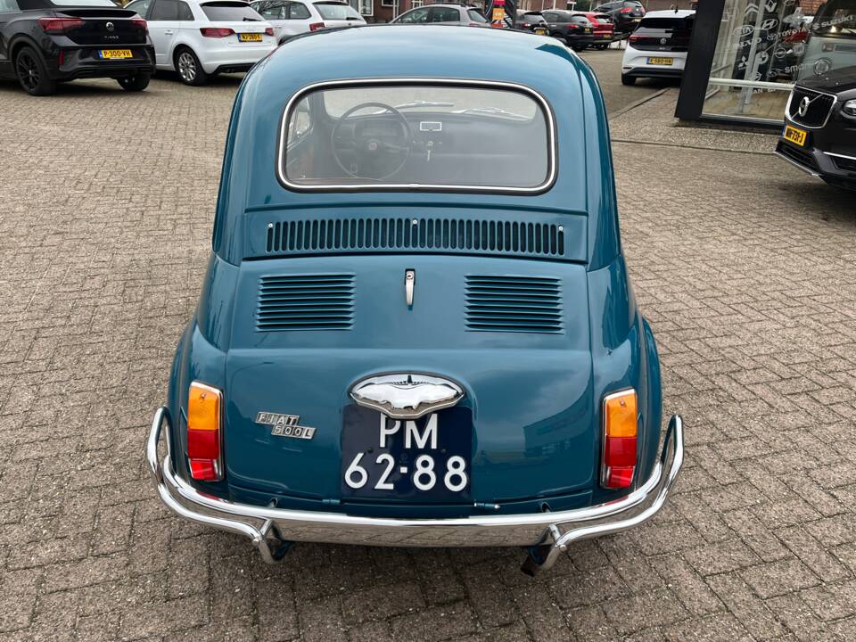 Image 23/37 of FIAT 500 F (1969)