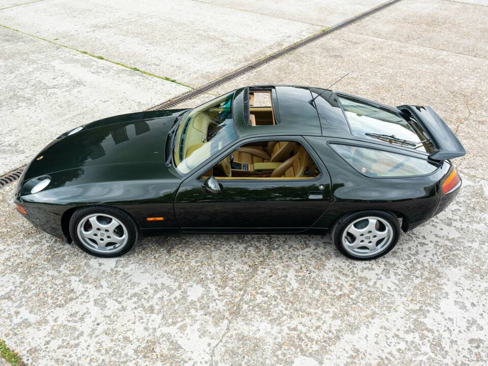 Image 8/30 of Porsche 928 GTS (1993)
