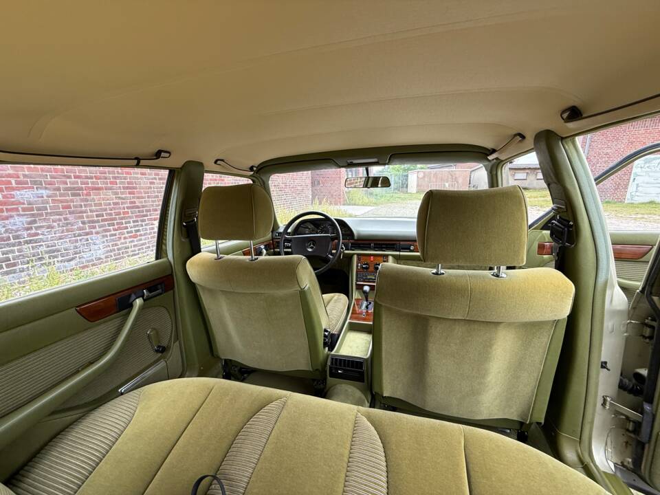 Image 14/34 of Mercedes-Benz 380 SE (1980)