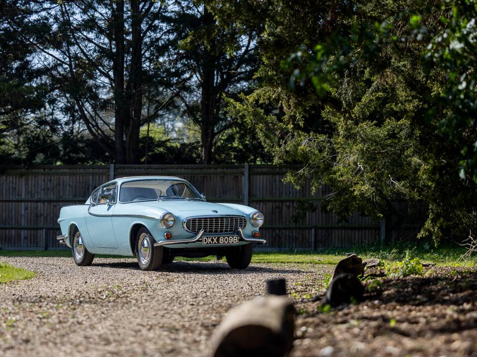 Image 19/50 of Volvo 1800 S (1964)