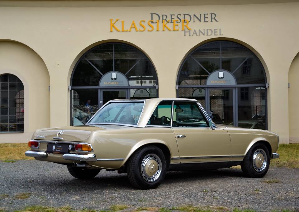 Image 20/56 de Mercedes-Benz 280 SL (1970)