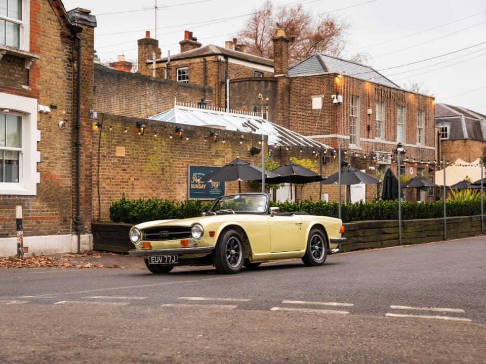 Image 29/47 de Triumph TR 6 (1971)