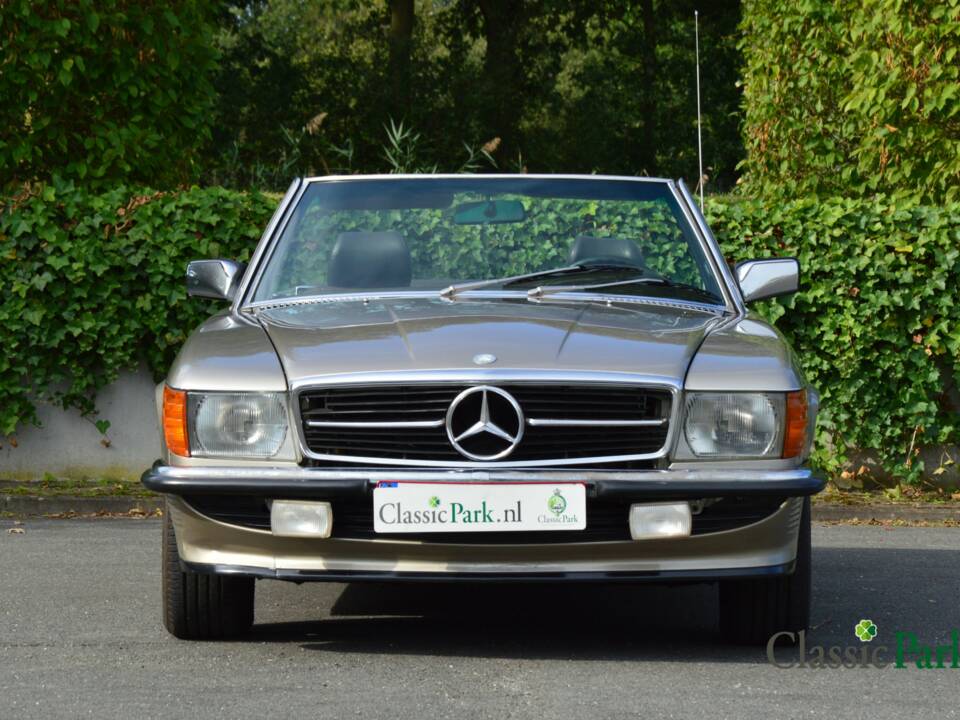 Image 19/47 de Mercedes-Benz 560 SL (1986)