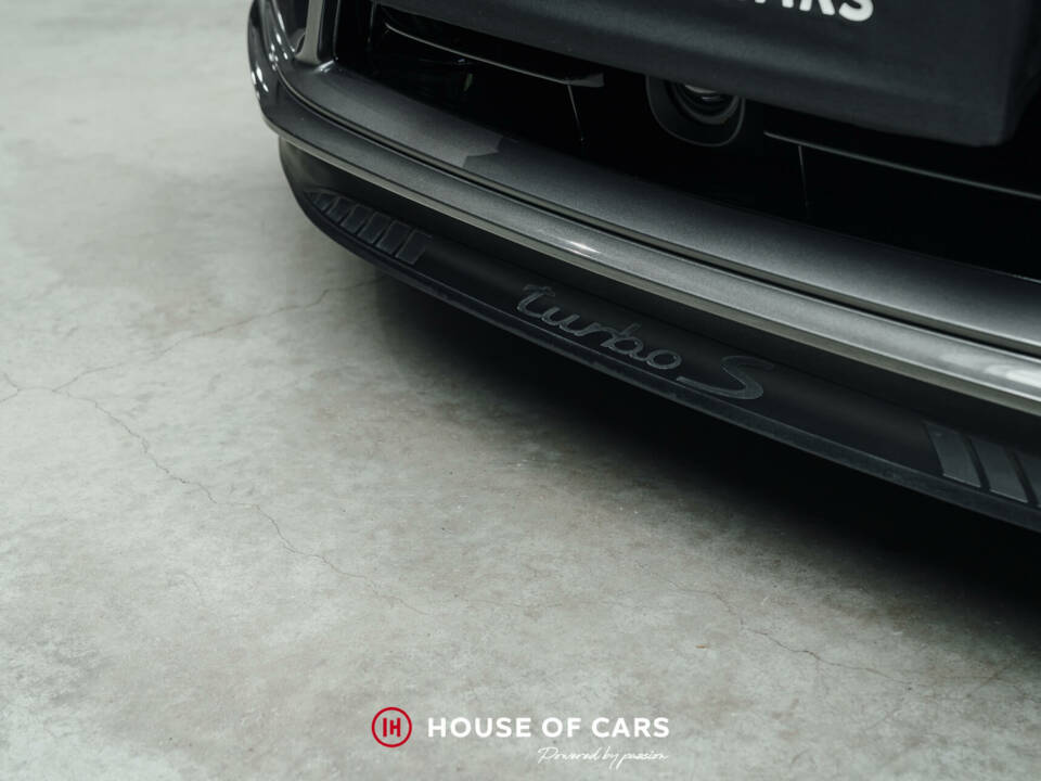 Image 13/25 of Porsche 911 Turbo S Exclusive (2018)