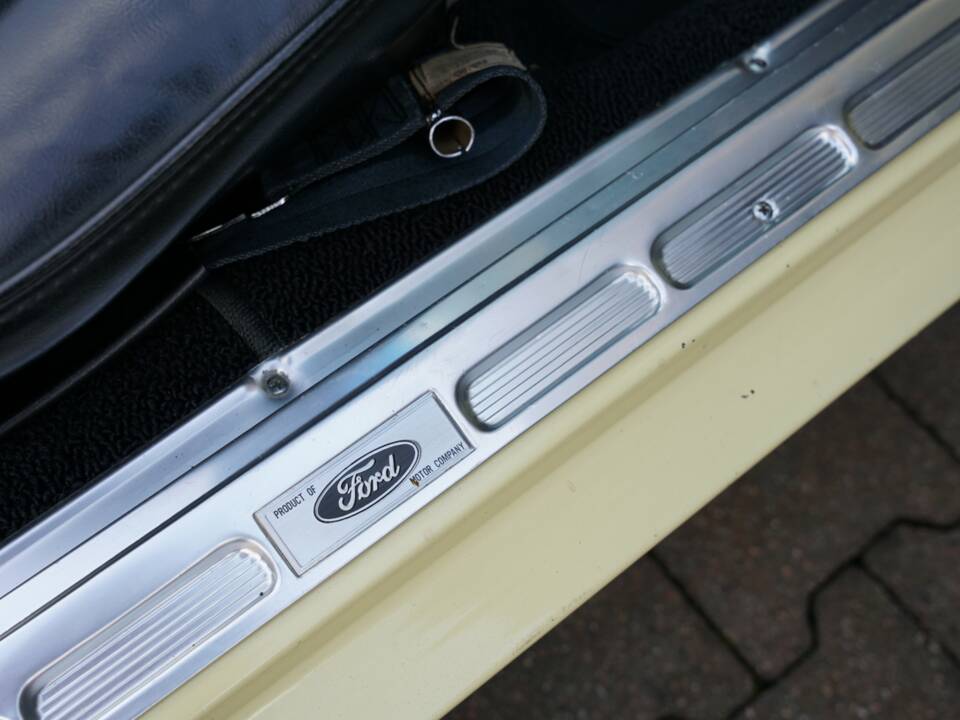 Immagine 50/50 di Ford Mustang 289 (1966)