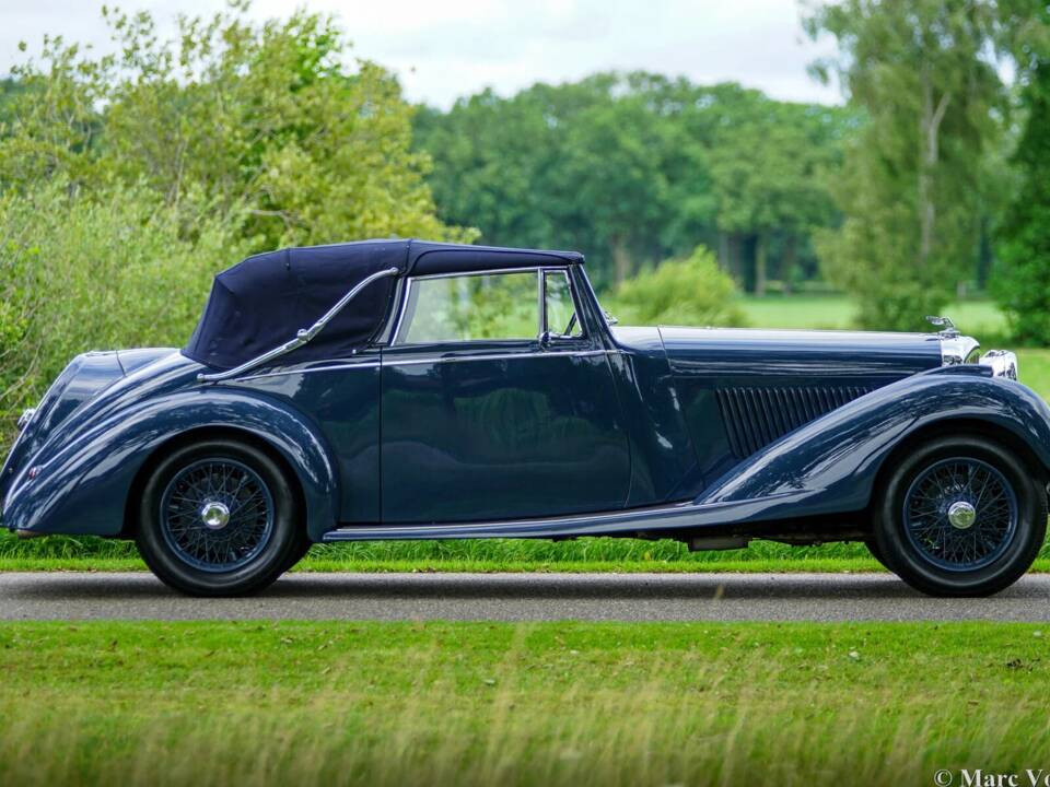 Image 46/59 of Bentley 4 1/4 Litre (1936)
