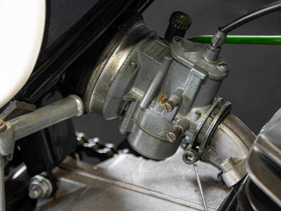 Immagine 35/49 di Aprilia Scarabeo 50 (1972)