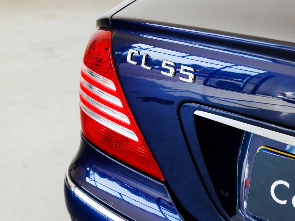 Image 33/38 of Mercedes-Benz CL 55 AMG (2003)