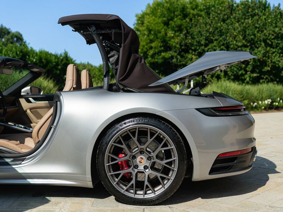 Image 28/50 of Porsche 911 Carrera 4S (2019)