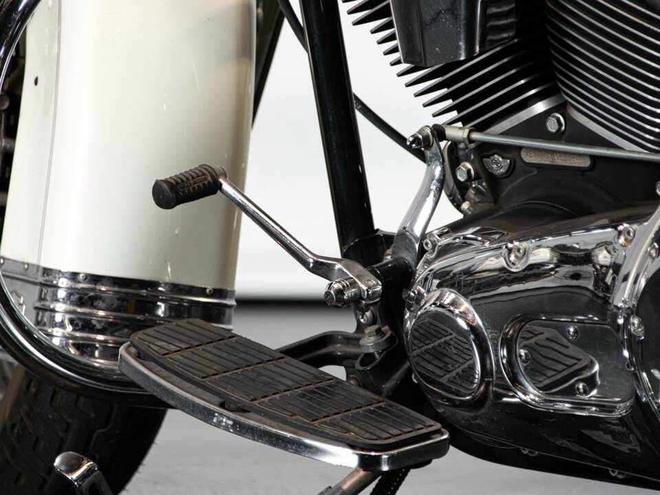 Bild 26/50 von Harley-Davidson DUMMY (2003)