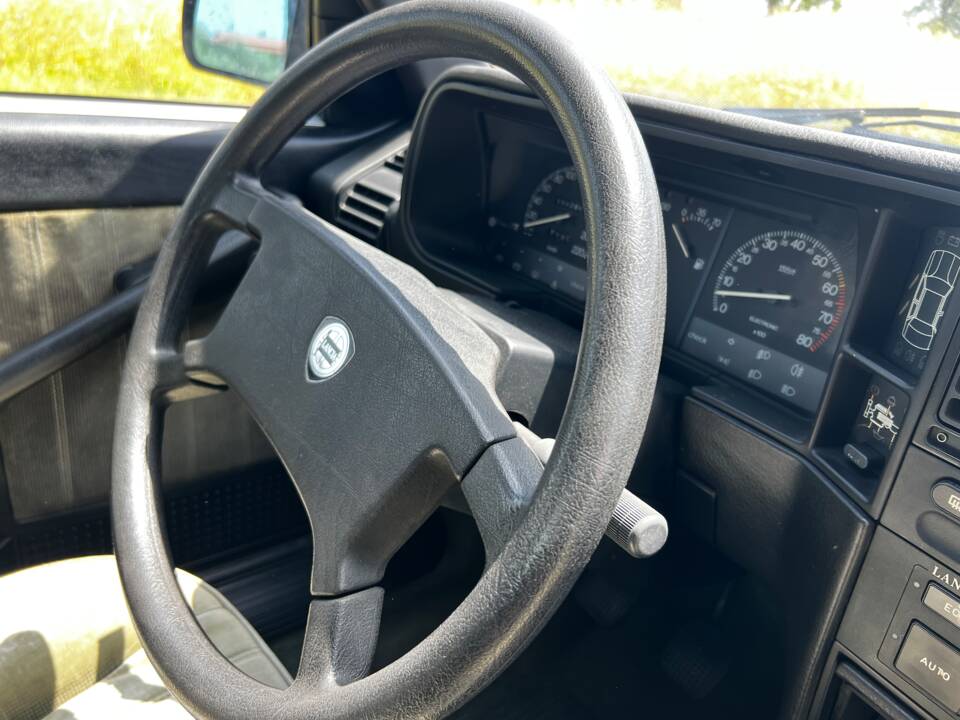 Afbeelding 59/81 van Lancia Thema I.E. (1986)