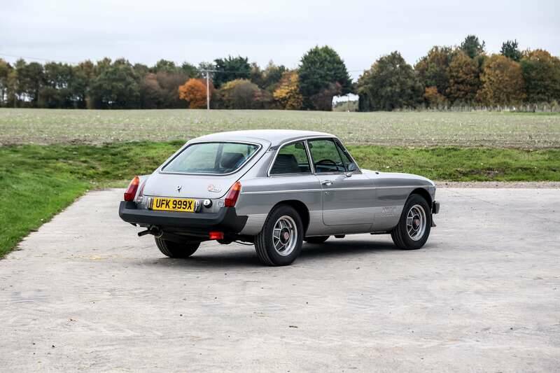 Image 9/26 of MG MGB GT V8 SEC (1981)