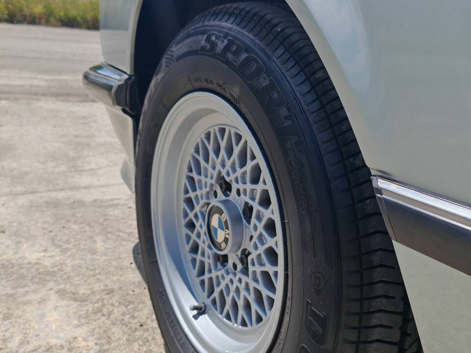 Image 44/46 of BMW 635 CSi (1981)