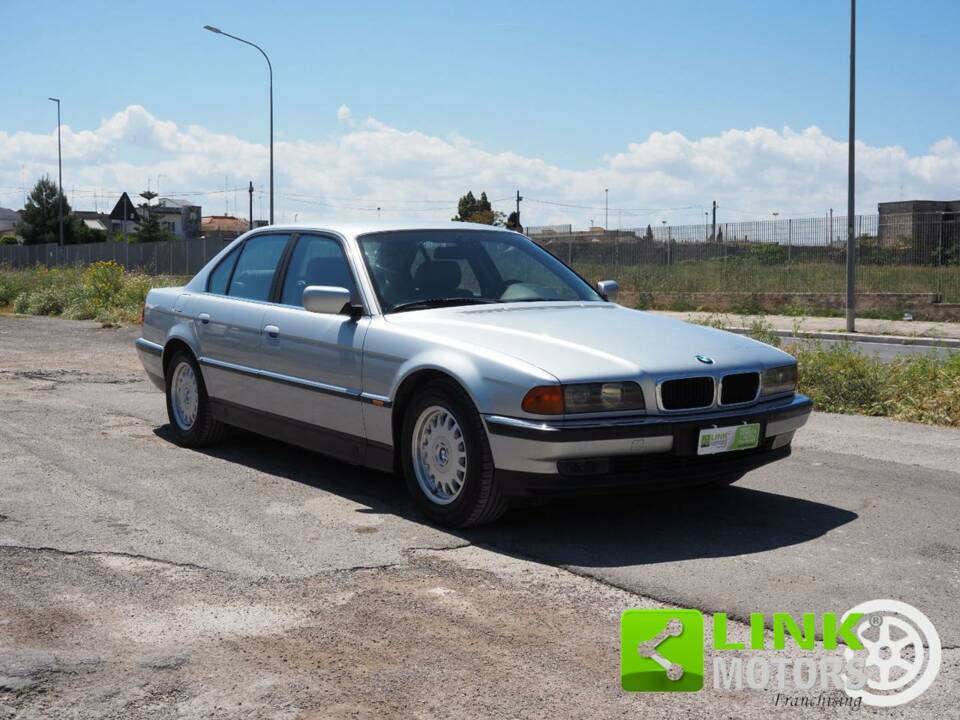 Image 7/10 de BMW 728i (1999)