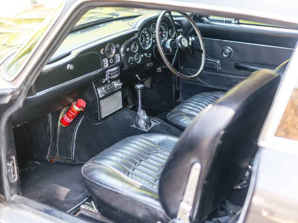 Bild 15/50 von Aston Martin DB 6 Vantage (1970)