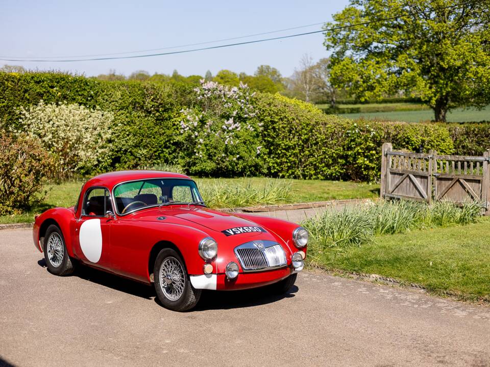 Image 8/50 de MG MGA 1500 (1957)