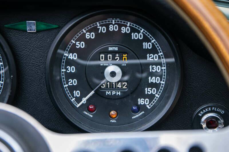 Image 9/36 de Jaguar E-Type (1967)