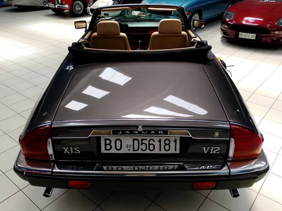 Image 13/70 of Jaguar XJ-S Convertible (1988)