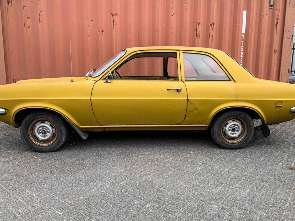 Image 2/6 of Vauxhall Viva (1972)