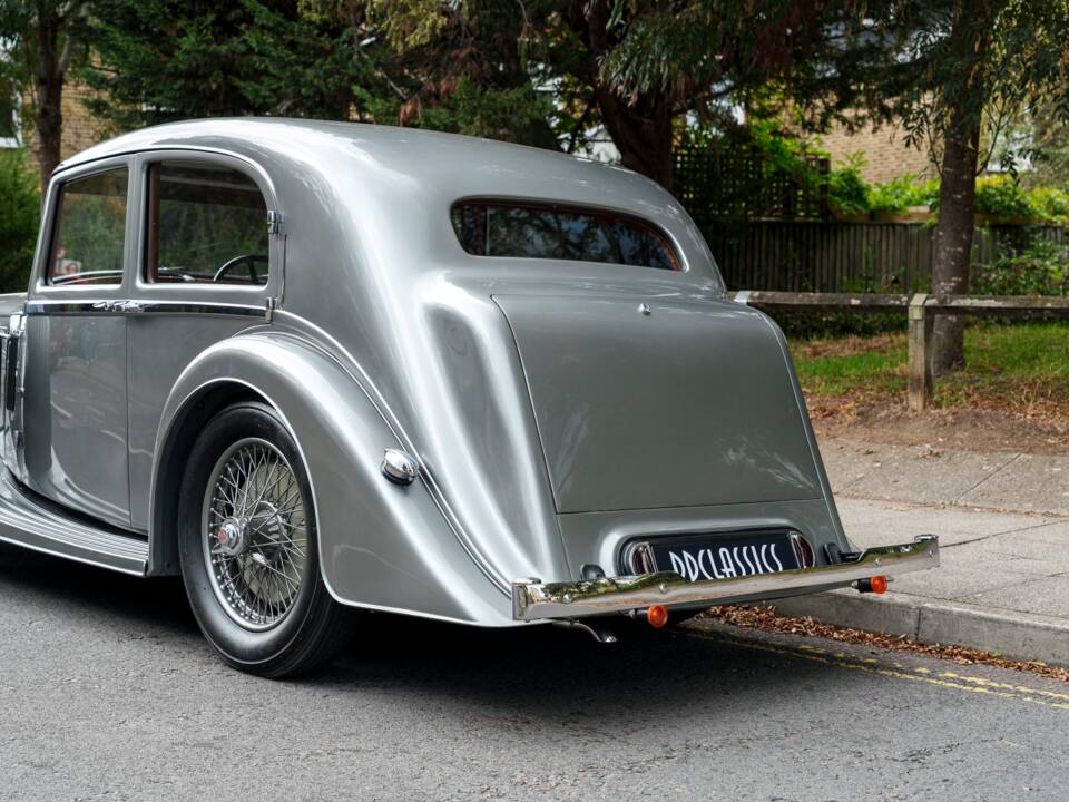 Image 13/25 de Alvis 4.3 Liter Saloon (1937)