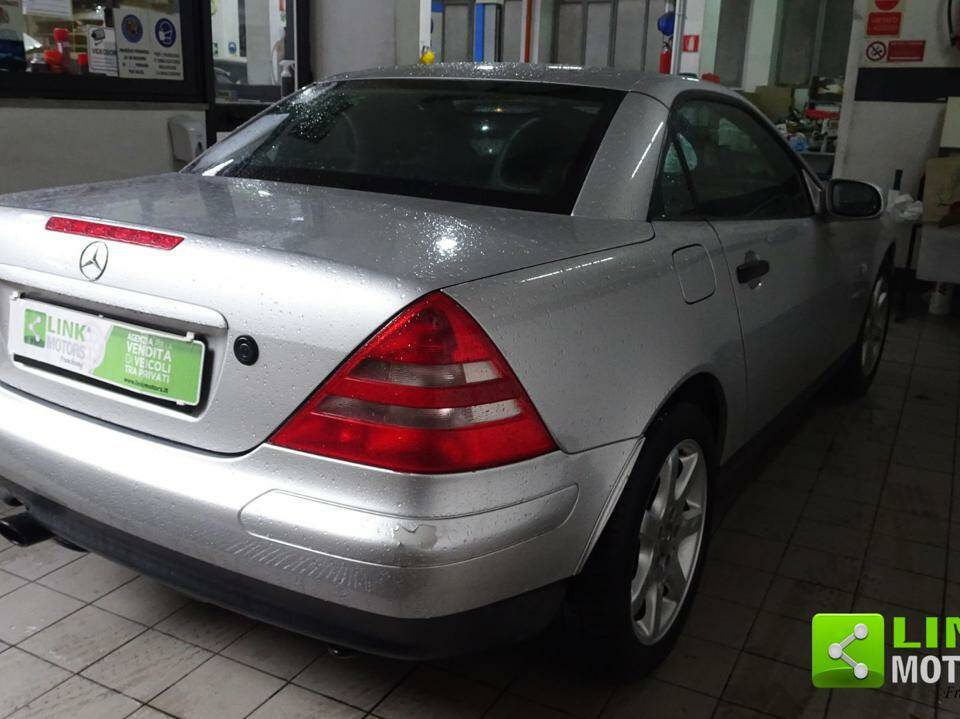 Image 6/10 de Mercedes-Benz SLK 200 Kompressor (1997)