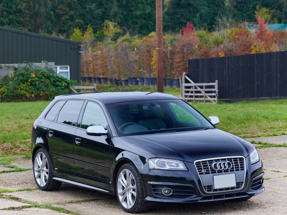 Immagine 15/50 di Audi A5 Sportback 3.0 TDI quattro (2011)