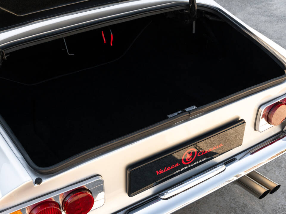 Image 58/69 of Ferrari 365 GT 2+2 (1969)