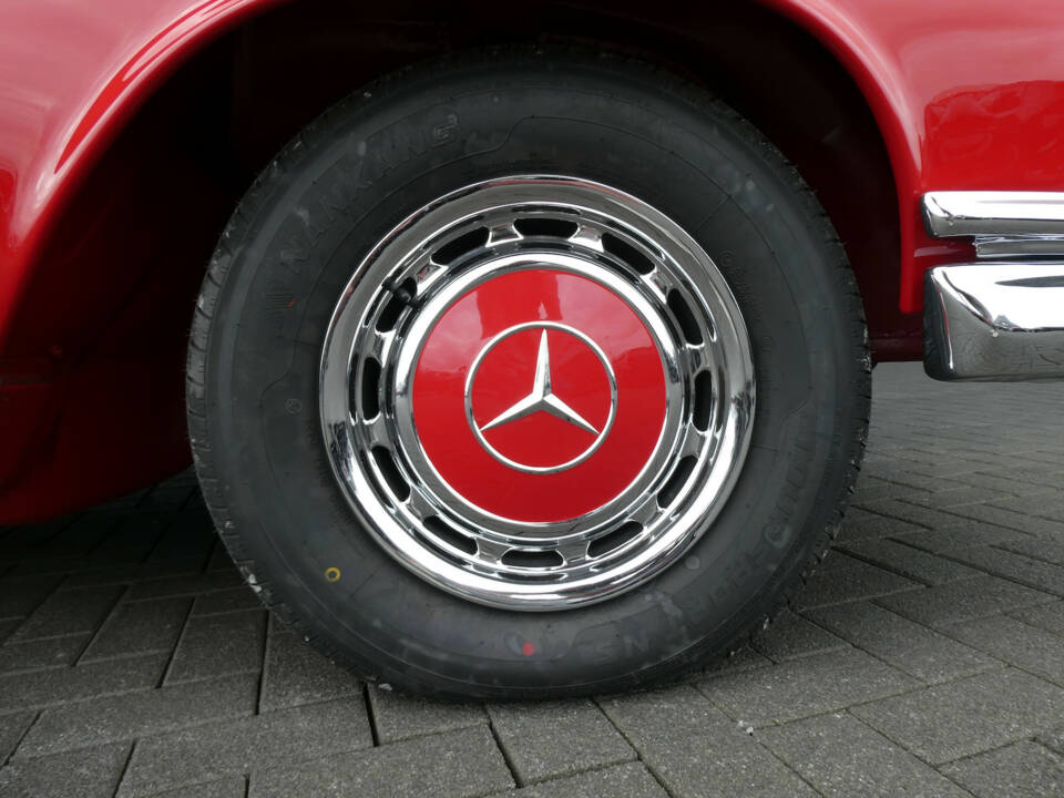 Afbeelding 24/28 van Mercedes-Benz 250 SE (1965)