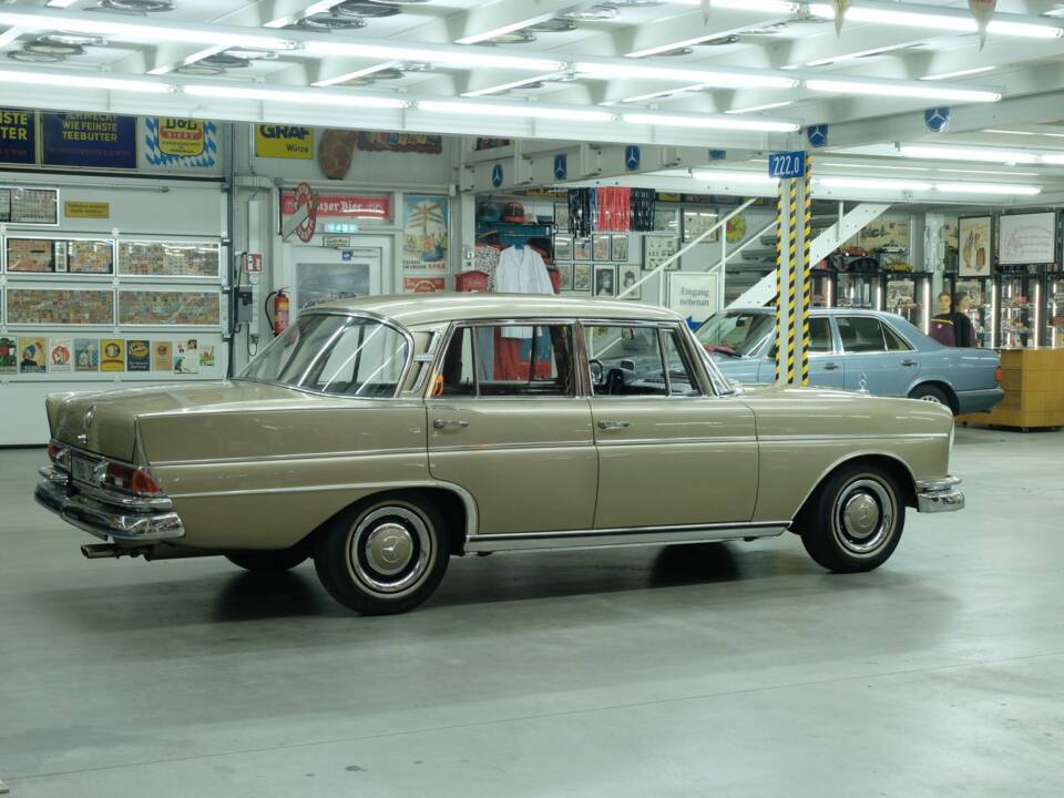 Image 15/50 of Mercedes-Benz 300 SE (1964)