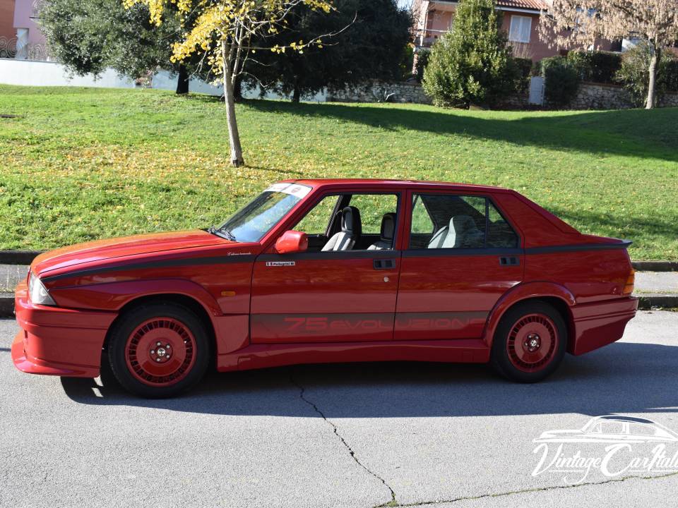 Image 2/35 of Alfa Romeo 75 1.8 Turbo Evoluzione (1987)