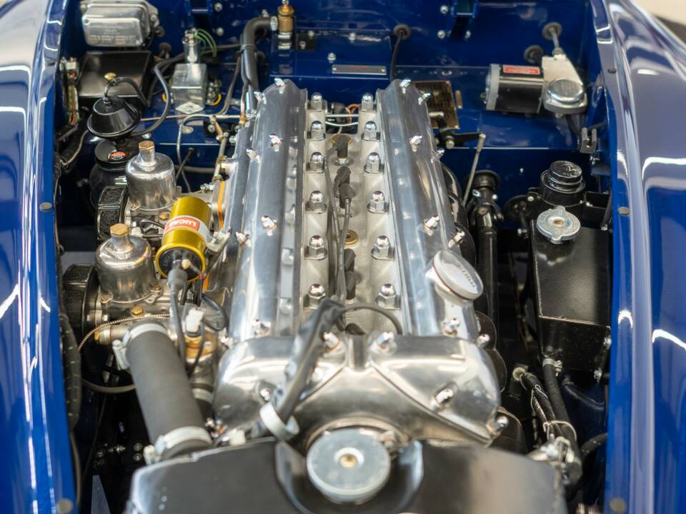 Immagine 18/62 di Jaguar XK 140 OTS (1954)