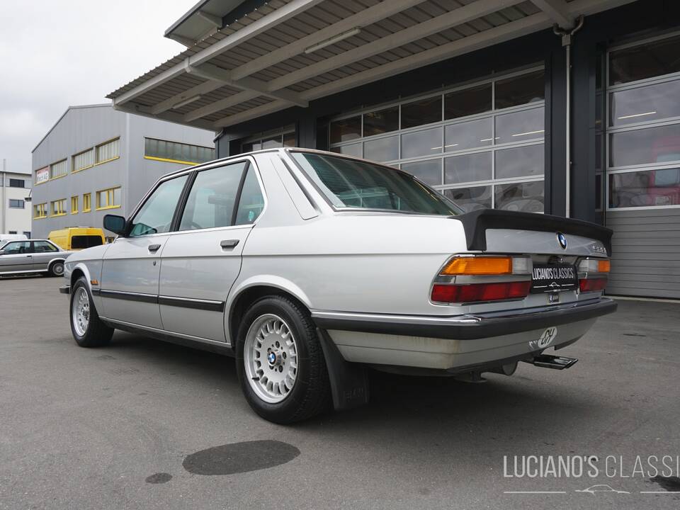 Image 6/59 of BMW 528i (1982)