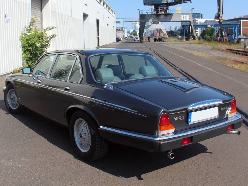 Imagen 4/12 de Daimler Double Six (1992)